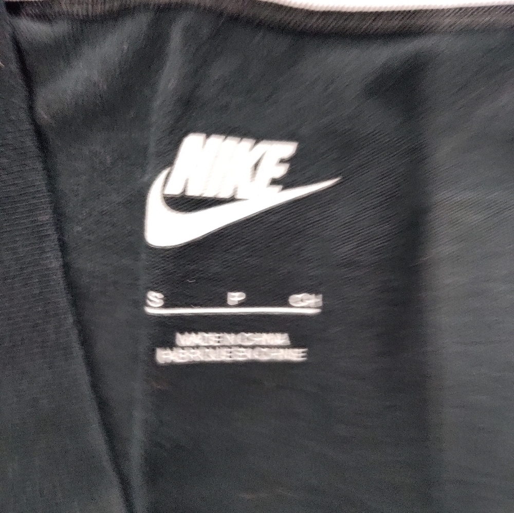 Nike women's tee - Picture 4 of 5